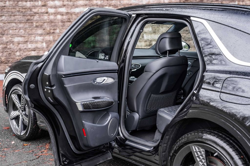 Used 2025 Genesis GV70 3.5T Sport w/ Sport Prestige Package image 19