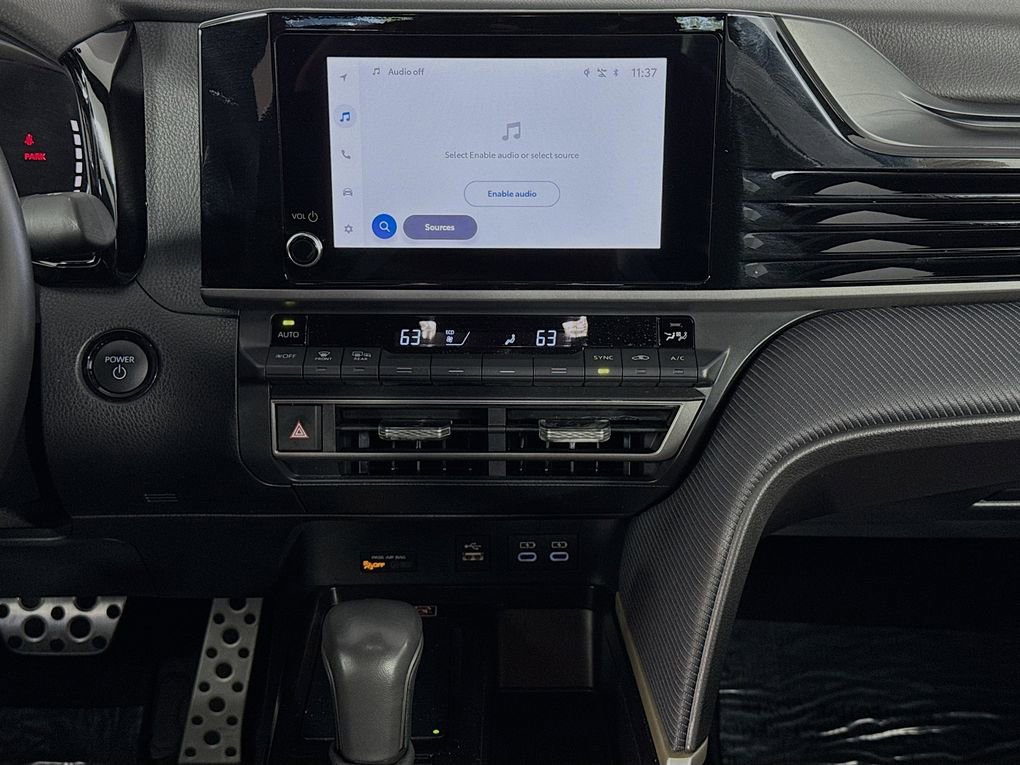 Used 2025 Toyota Camry SE image 36