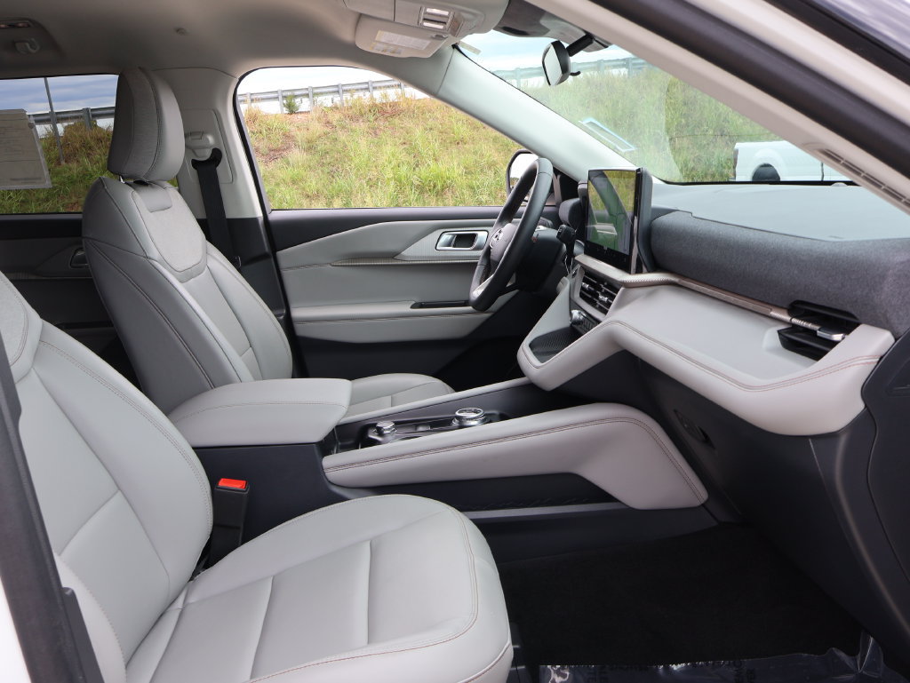 New 2026 Ford Explorer Active AWD/4WD image 9