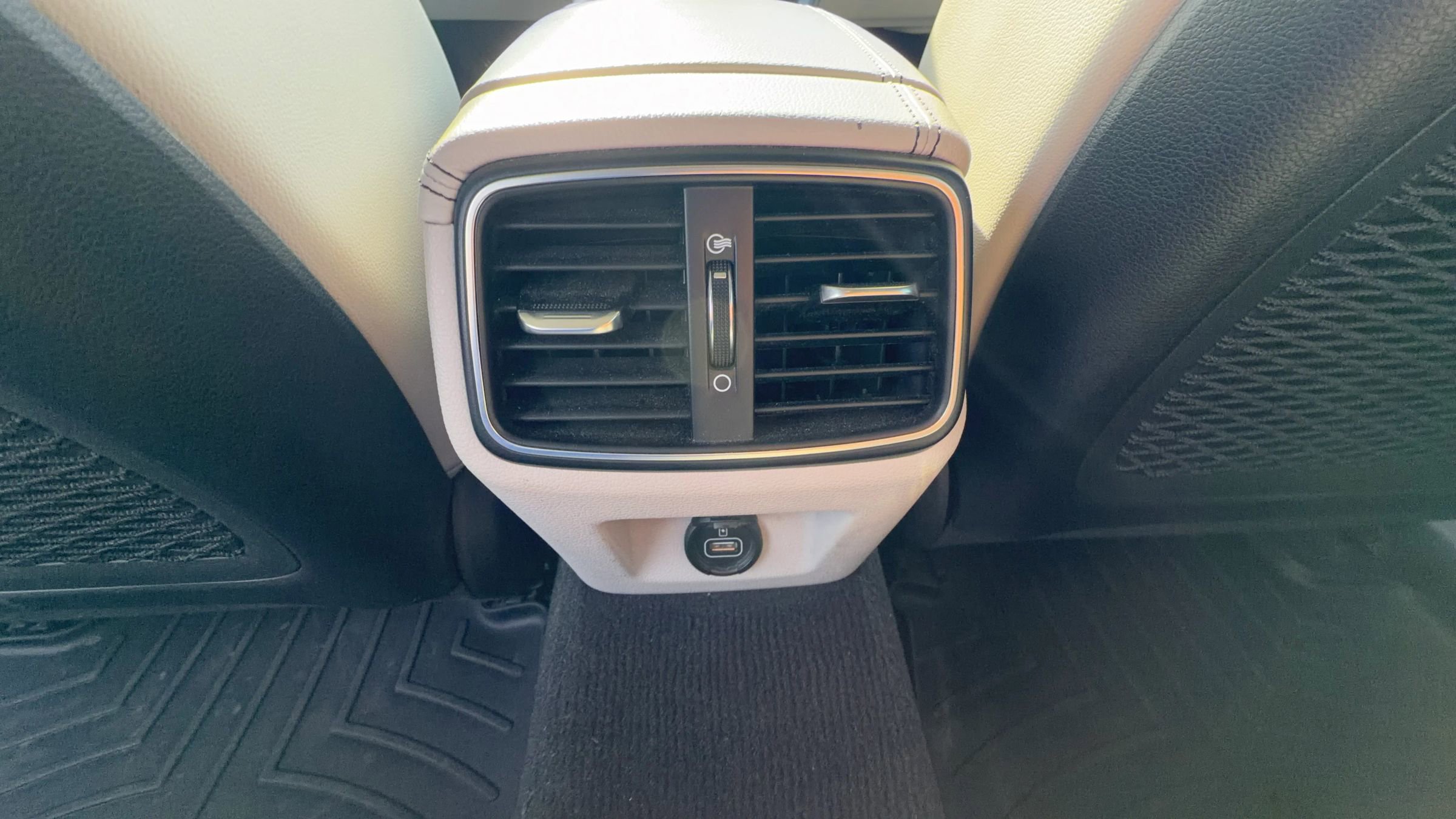 Used 2019 Genesis G70 2.0T Advanced AWD/4WD image 17