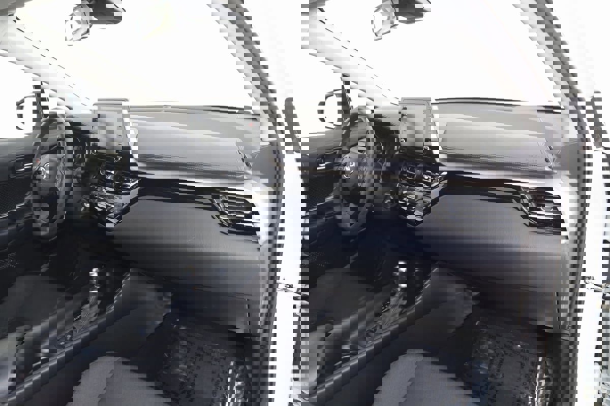 Used 2021 Toyota C-HR LE image 38