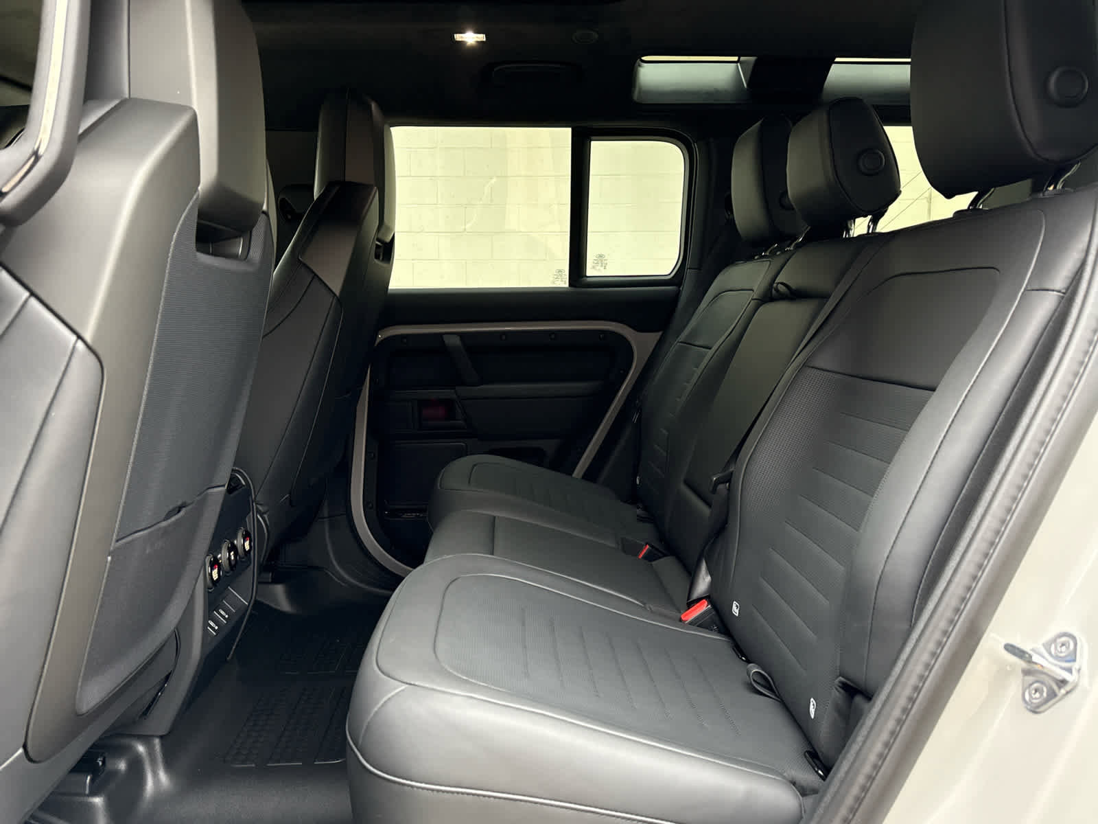 New 2026 Land Rover Defender 110 OCTA image 16