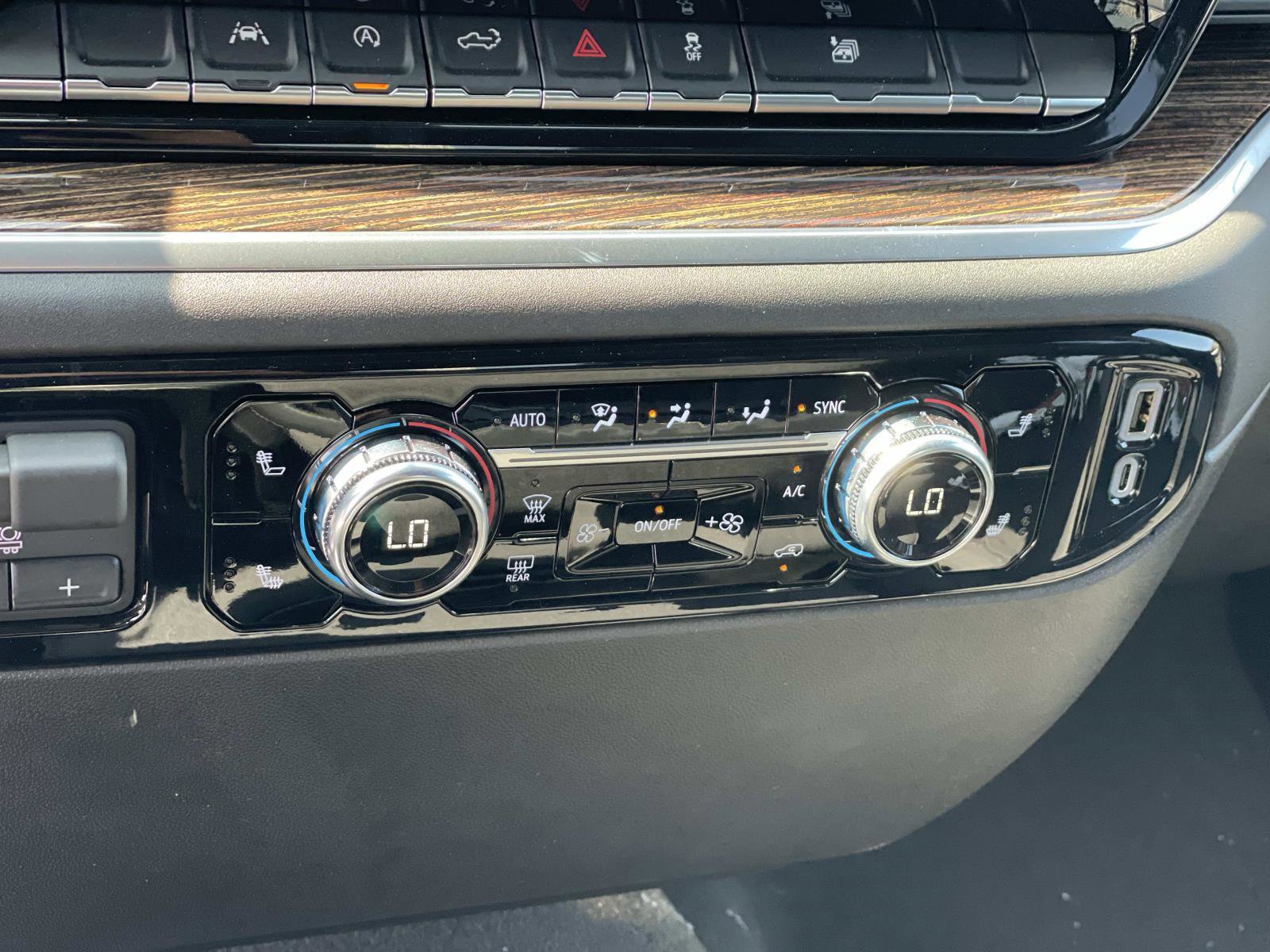 New 2026 GMC Sierra 1500 Elevation image 16