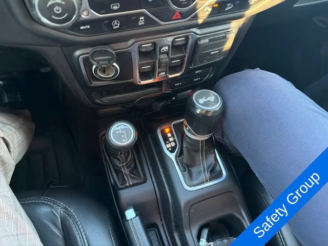 Used 2020 Jeep Wrangler Unlimited Sahara w/ Dual Top Group AWD/4WD image 13