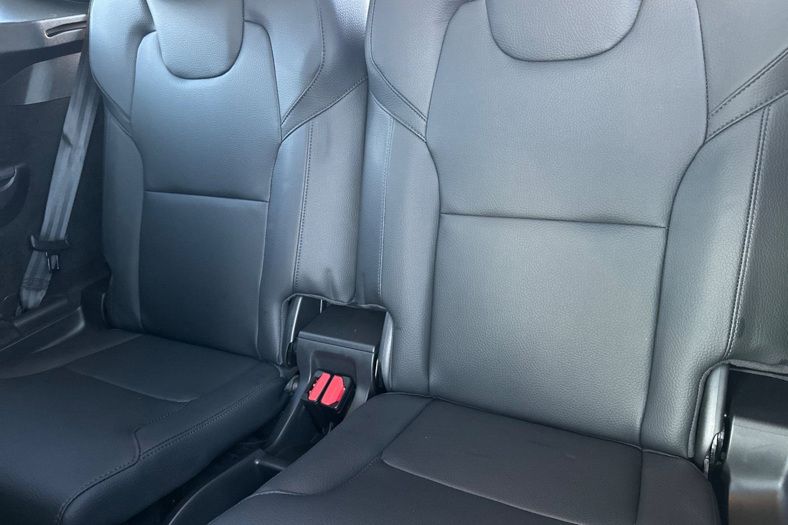 Used 2025 Volvo XC90 T8 Core w/ Protection Package Premier image 17