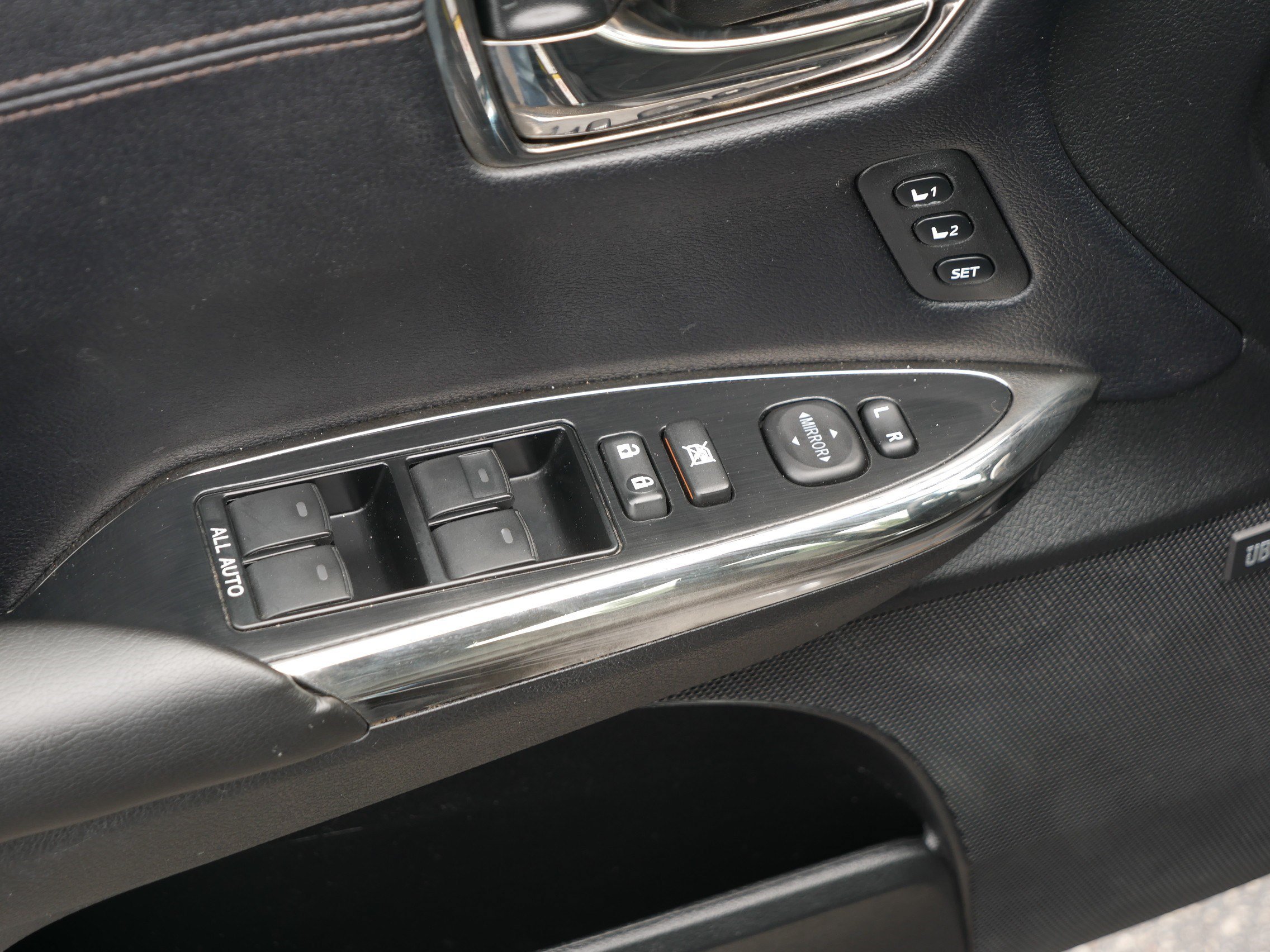 Used 2016 Toyota Avalon Limited w/ Toyota Safety Sense Package FWD image 19