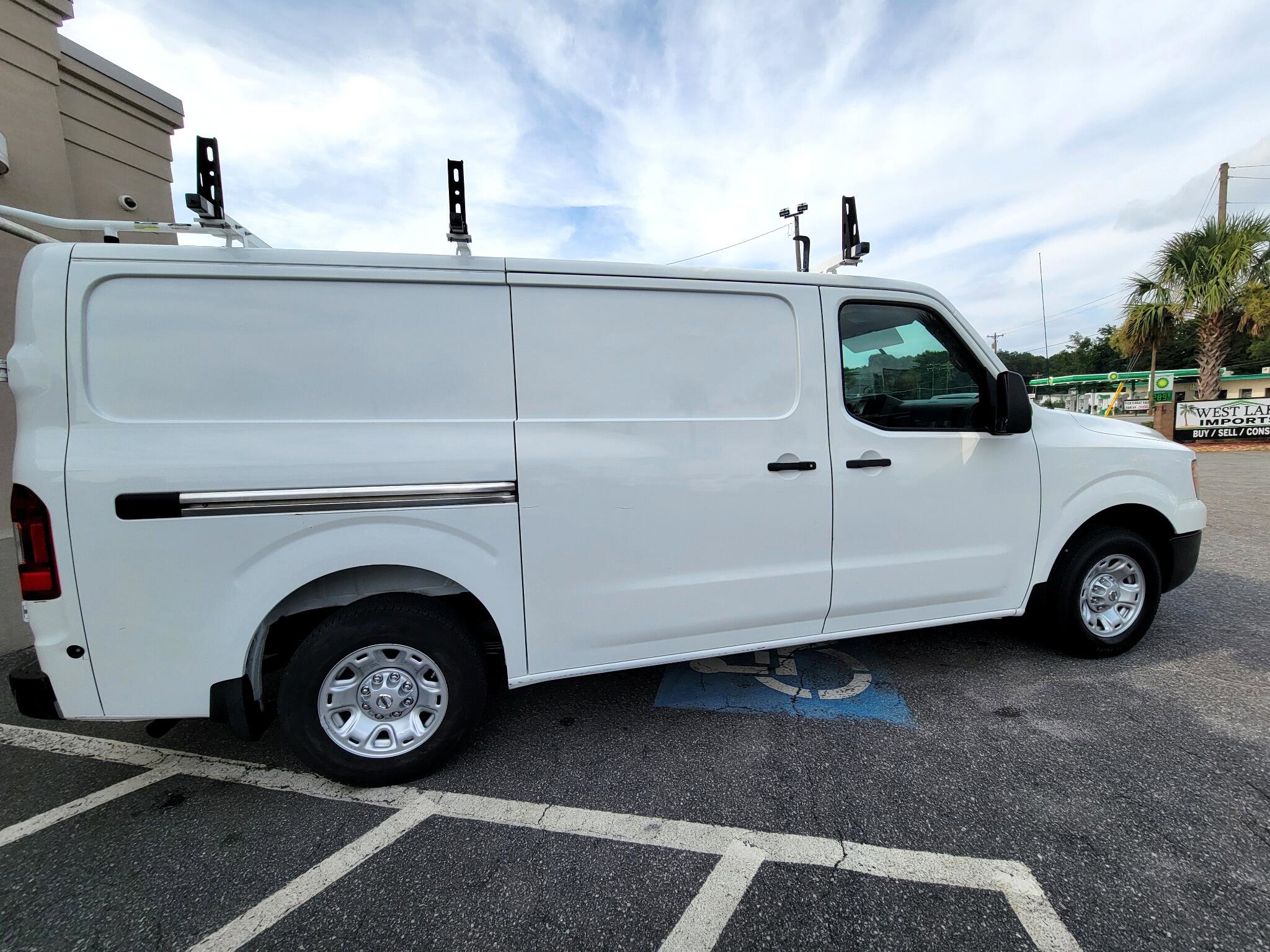 Used 2020 Nissan NV 2500 SV image 16