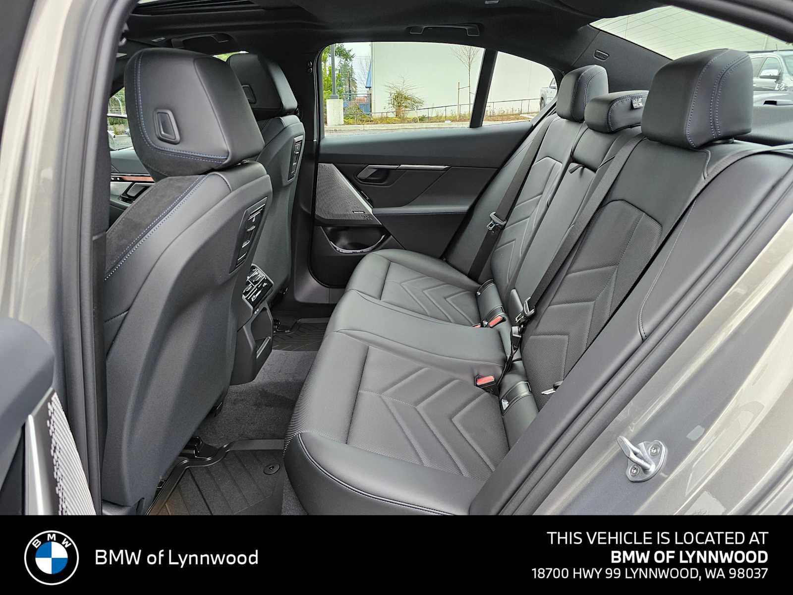 New 2026 BMW i5 eDrive40 w/ M Sport Package AWD/4WD image 16