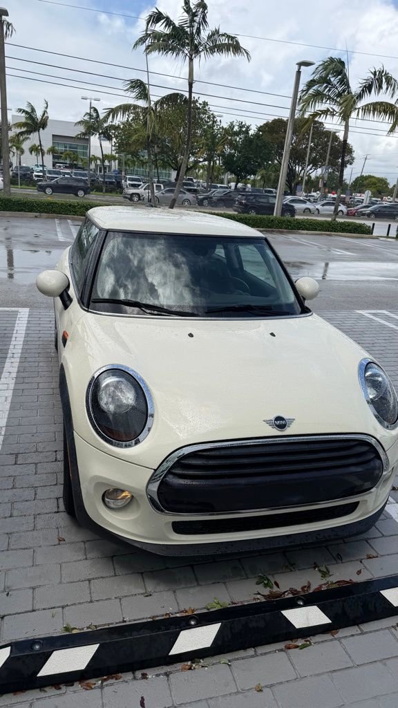 Used 2019 MINI Cooper 2-Door Hardtop image 3