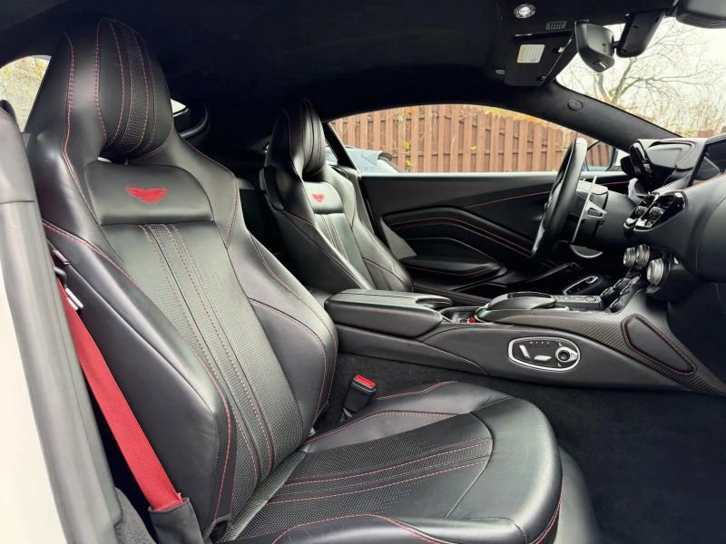 Used 2019 Aston Martin V8 Vantage Coupe image 13