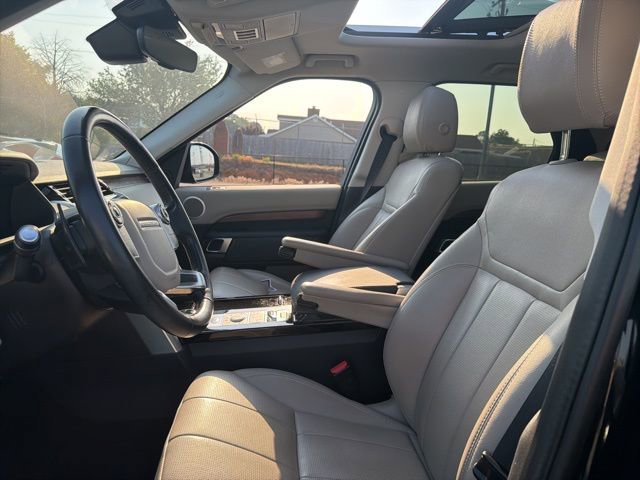 Used 2018 Land Rover Discovery HSE AWD/4WD image 10