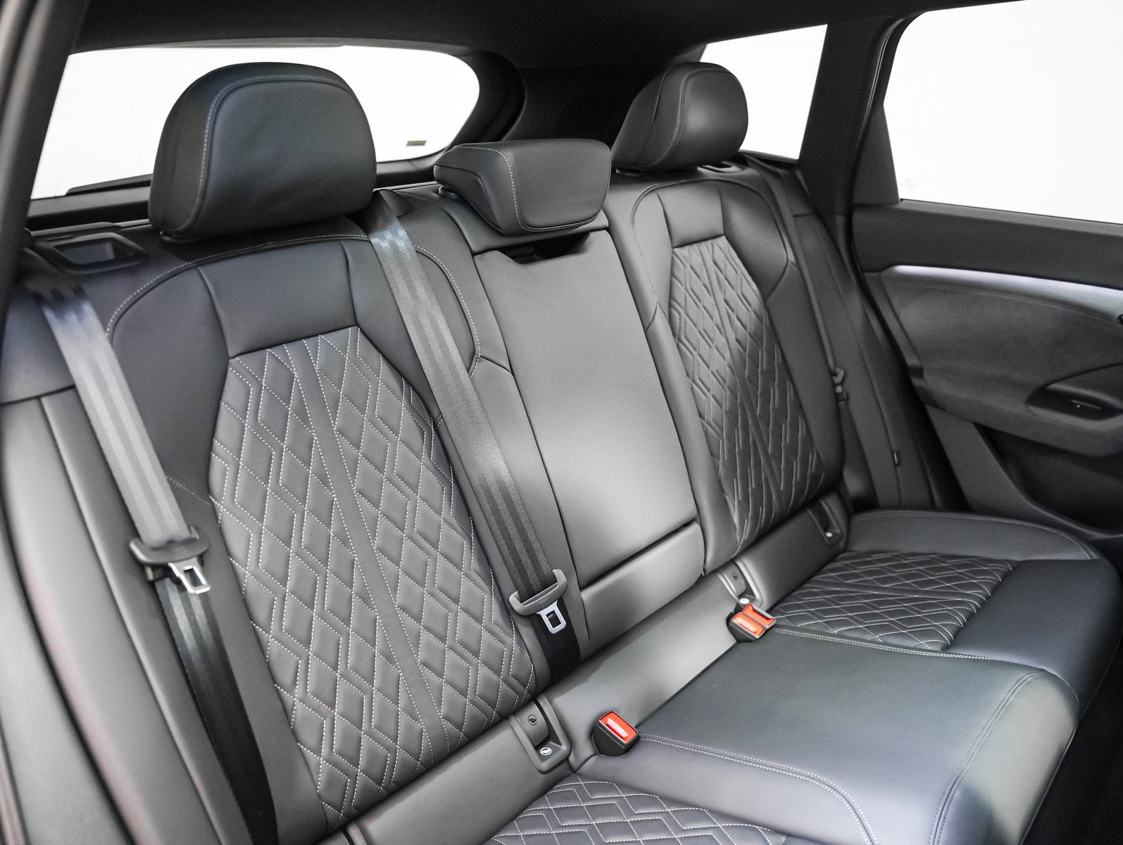 New 2025 Audi SQ6 e-tron Premium Plus image 10