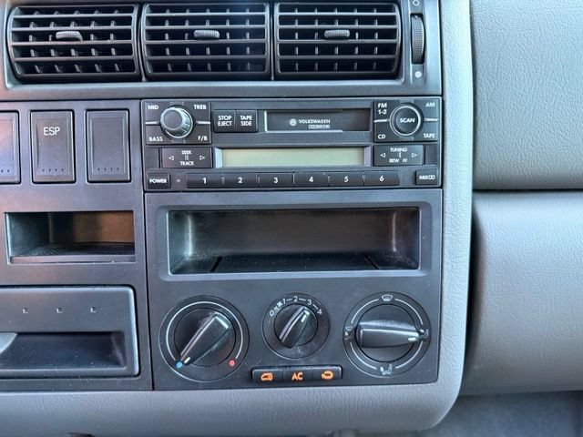 Used 2003 Volkswagen Eurovan MV FWD image 16