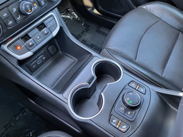 Used 2024 GMC Terrain SLT image 10