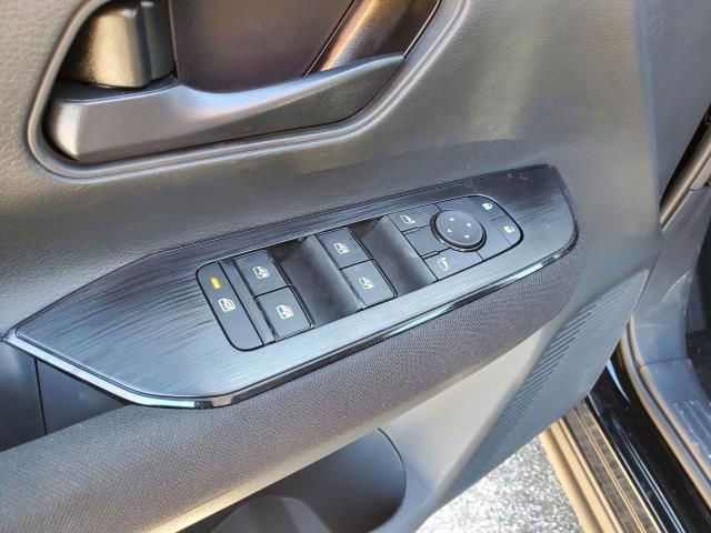 Used 2025 Nissan Kicks S image 10