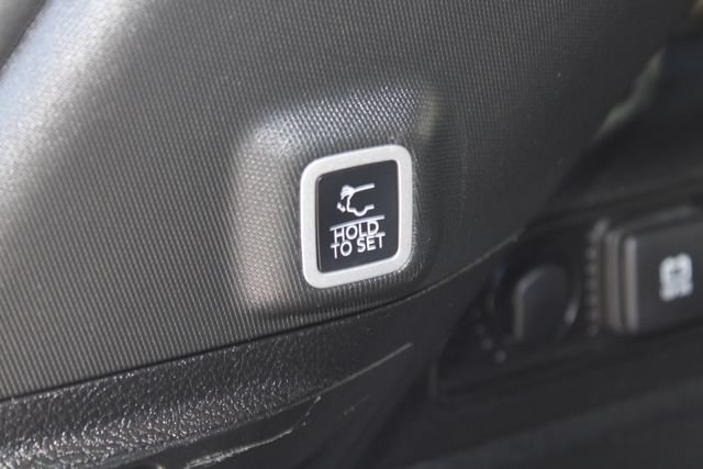 Used 2025 Jeep Grand Cherokee Altitude RWD image 38