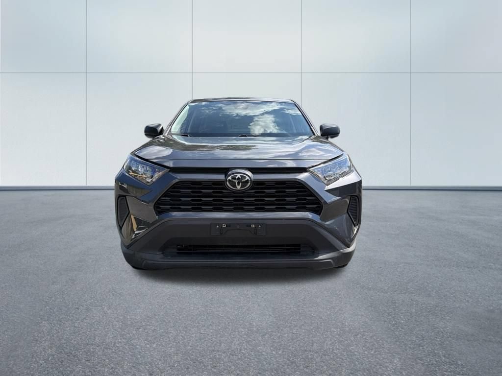 Used 2022 Toyota RAV4 LE FWD image 3