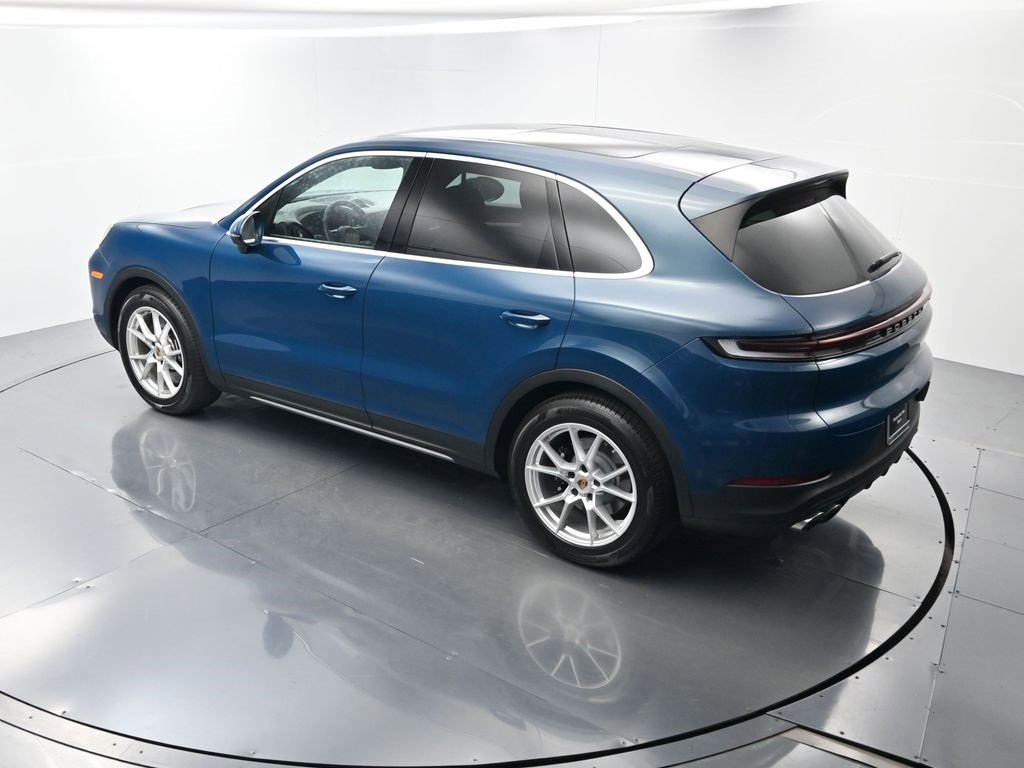 Used 2025 Porsche Cayenne S image 37
