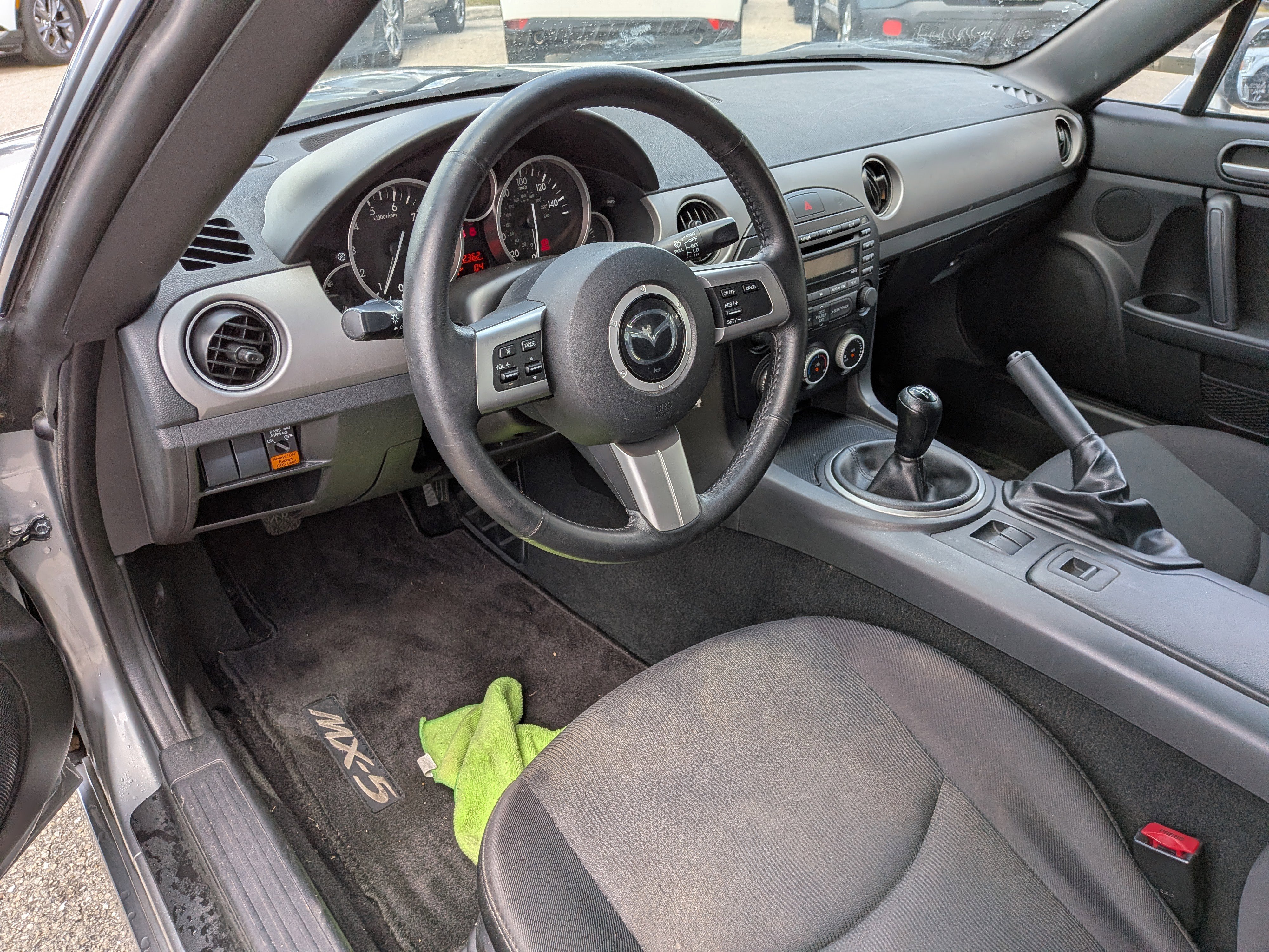 Used 2011 MAZDA MX-5 Miata Sport w/ Convenience Pkg RWD image 15