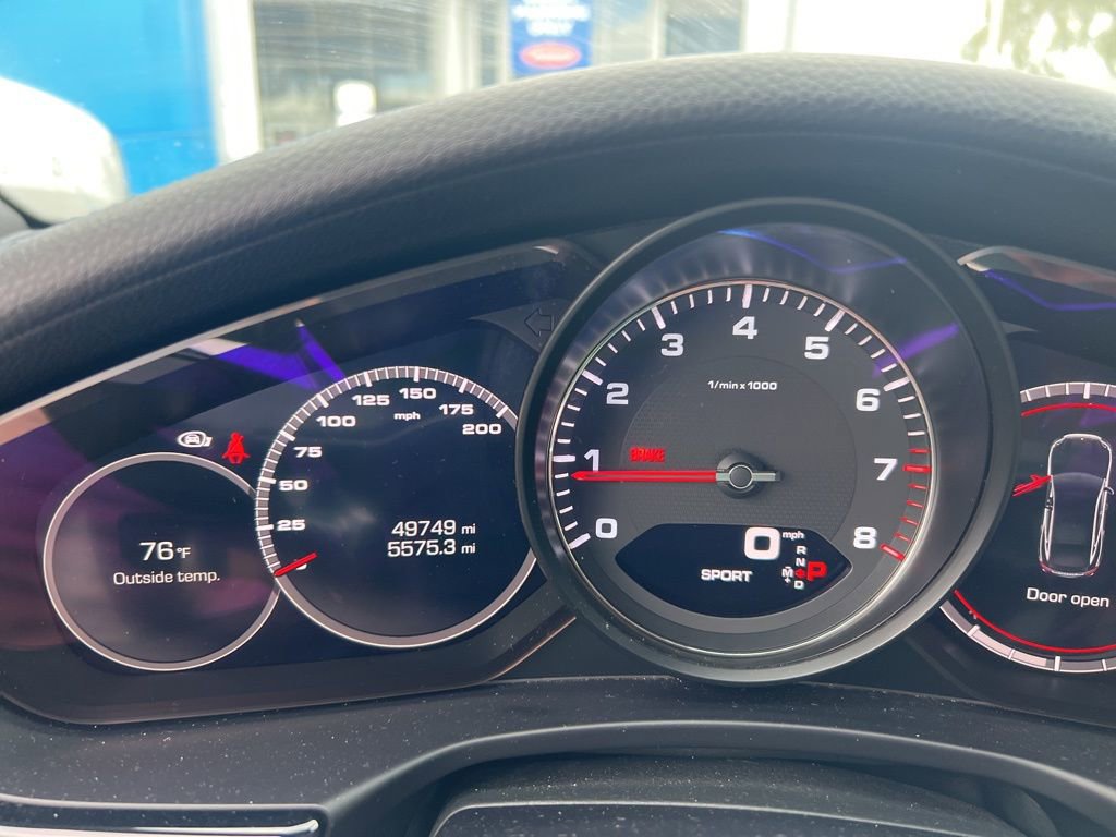 Used 2018 Porsche Panamera 4S image 11