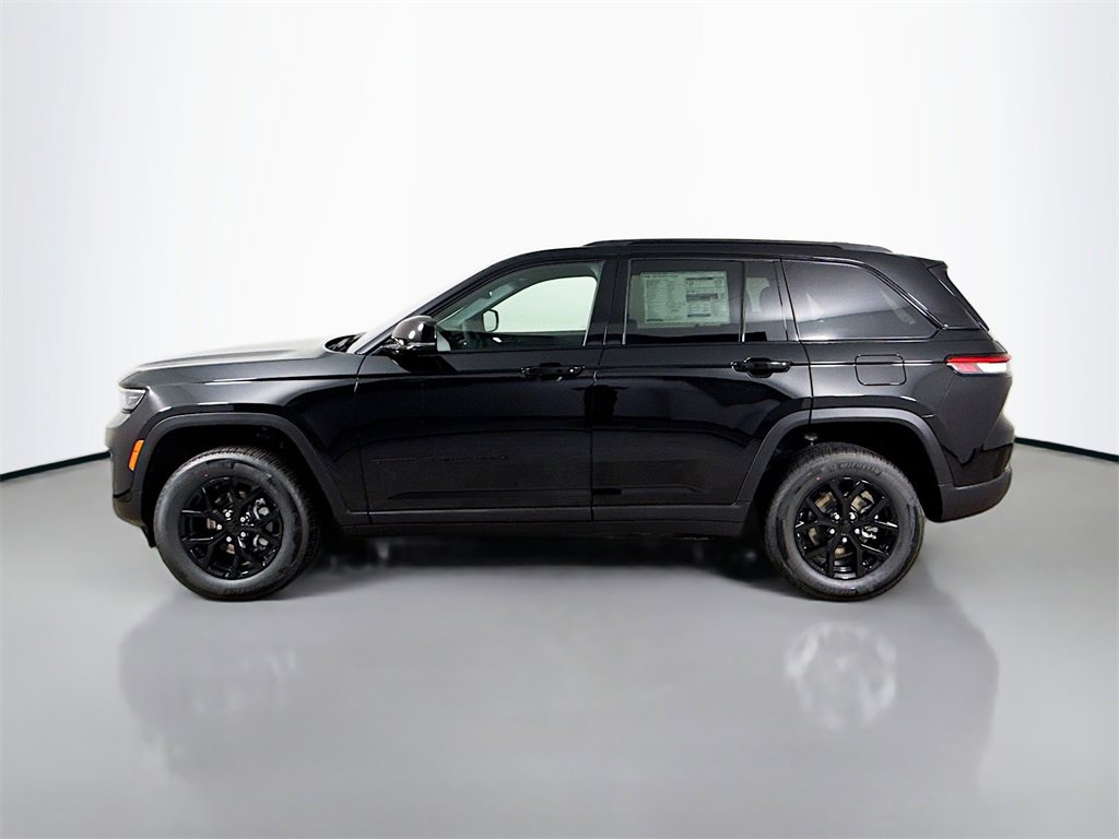New 2025 Jeep Grand Cherokee Altitude image 4