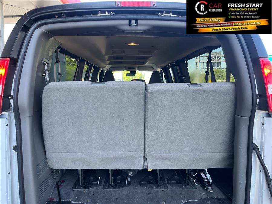 Used 2024 Chevrolet Express 3500 LT w/ LT Preferred Equipment Group RWD image 9