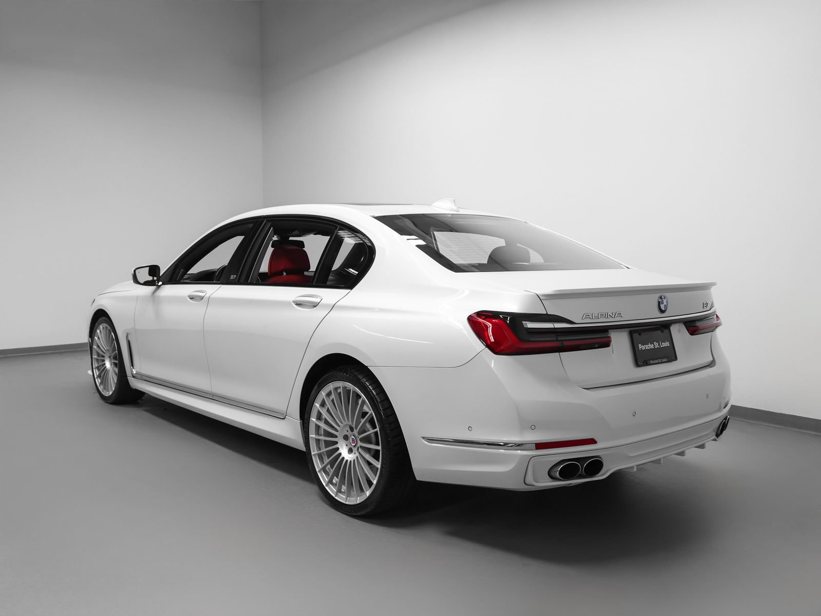 Used 2022 BMW ALPINA B7 xDrive w/ Luxury Rear Seating Package AWD/4WD image 3