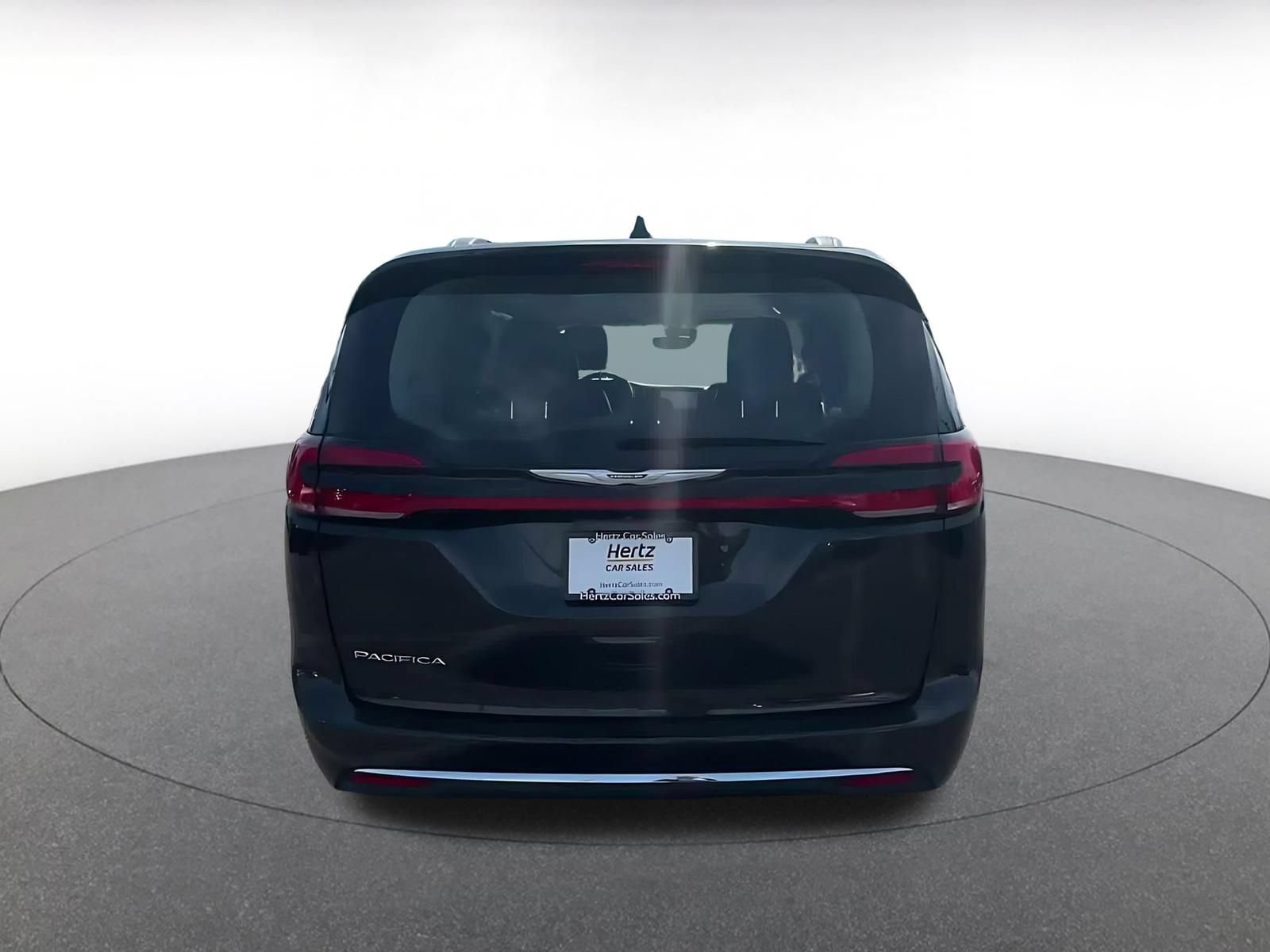 Used 2022 Chrysler Pacifica Touring-L FWD image 12
