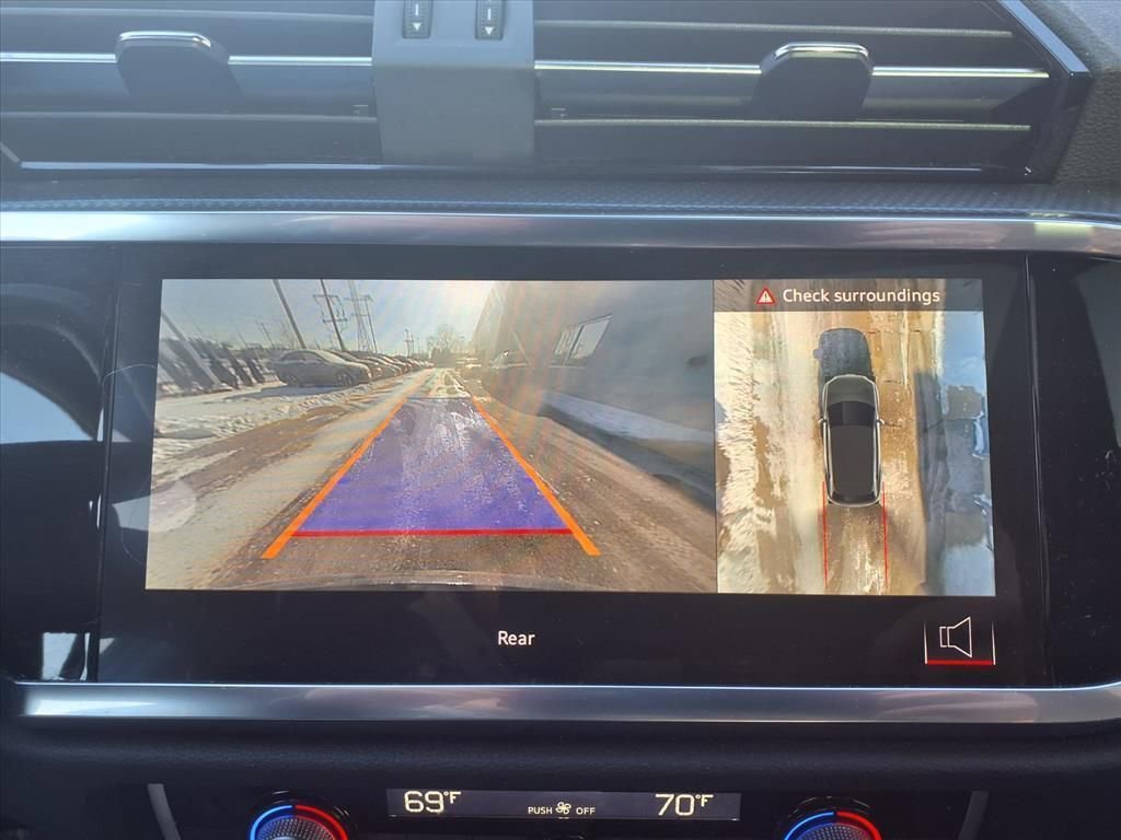 Used 2024 Audi Q3 2.0T Premium Plus w/ Premium Plus Package image 17