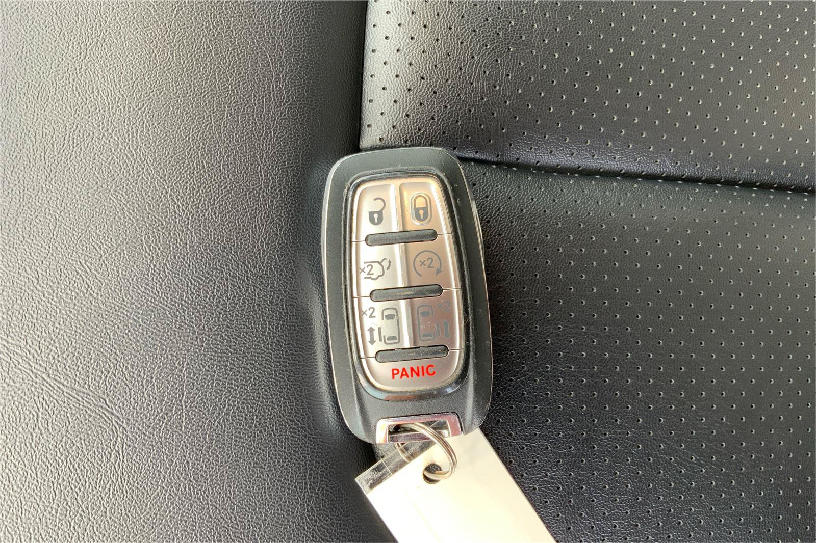 Used 2024 Chrysler Pacifica Touring-L FWD image 36