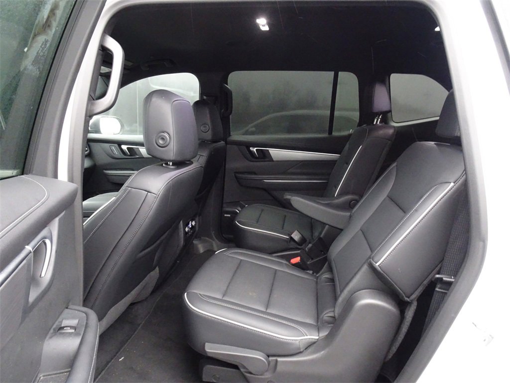 Used 2025 Buick Enclave Preferred image 5