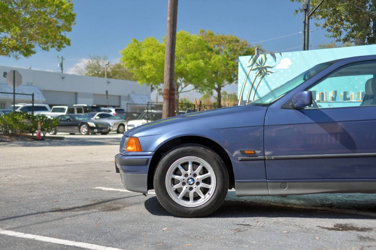 Used 1995 BMW 318ti Hatchback RWD image 5