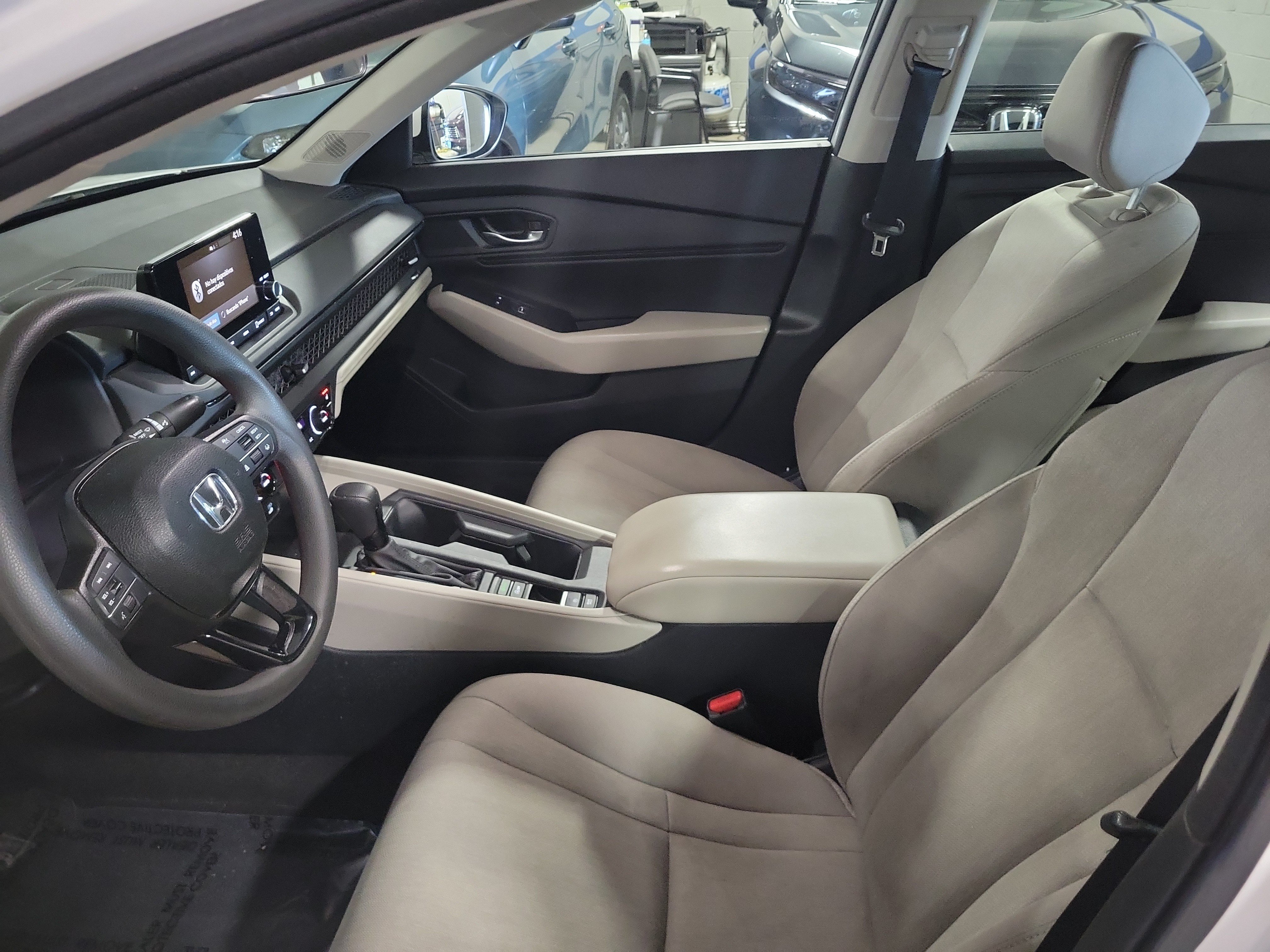 Used 2023 Honda Accord EX image 17