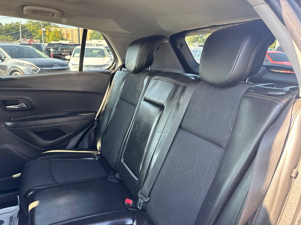 Used 2018 Chevrolet Trax LT w/ Redline Edition FWD image 21