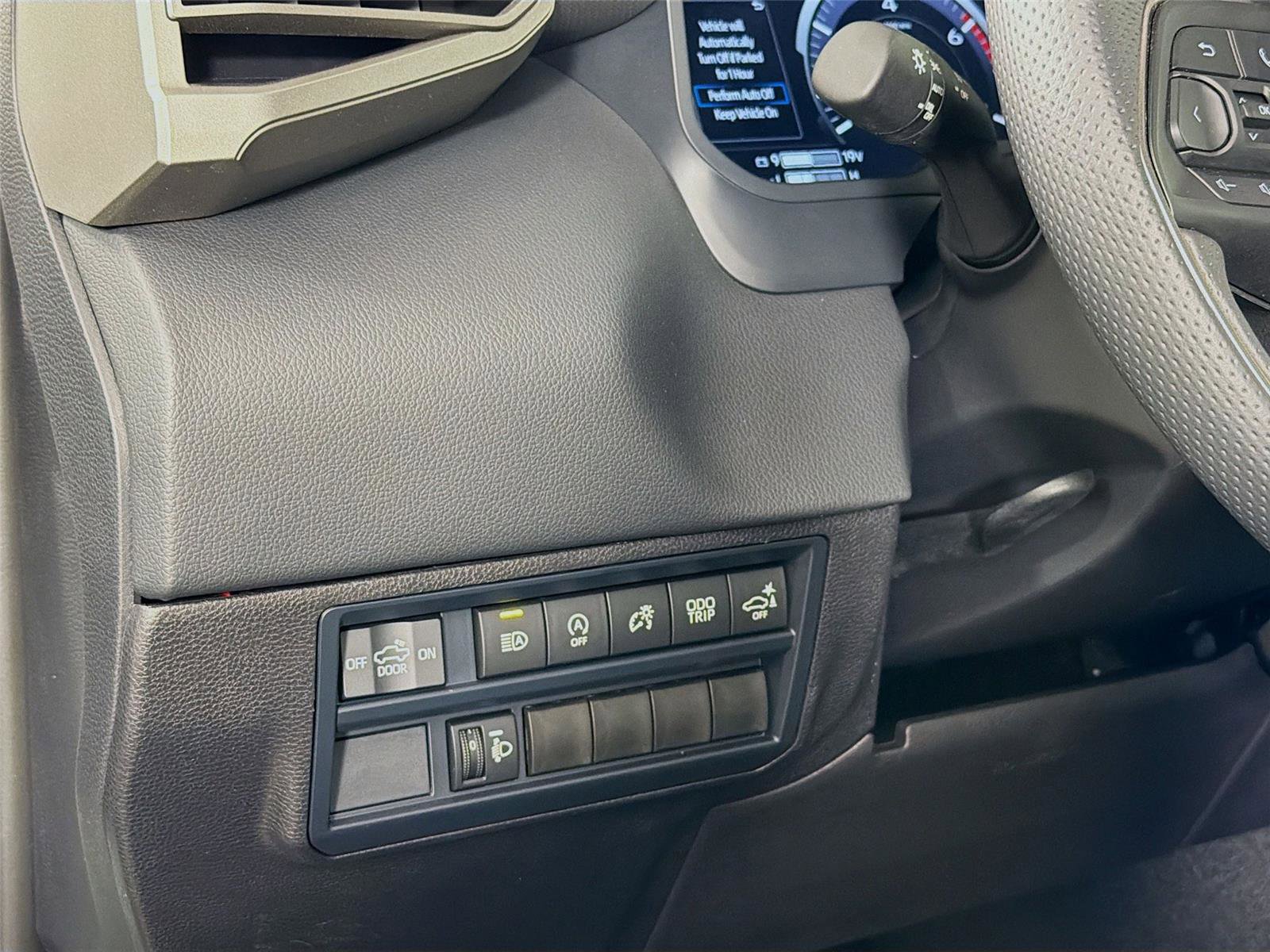 Used 2026 Toyota Tundra Limited AWD/4WD image 10