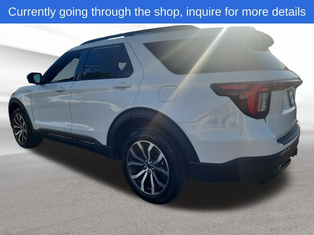 Used 2025 Ford Explorer ST-Line AWD/4WD image 3