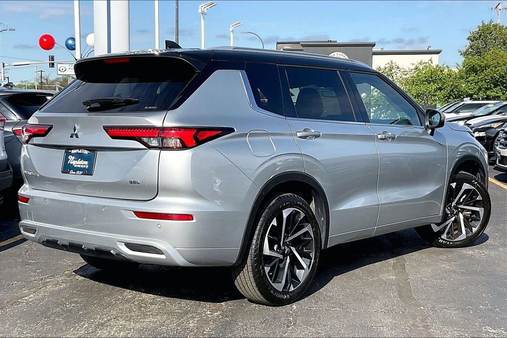 Used 2023 Mitsubishi Outlander SEL AWD/4WD image 12