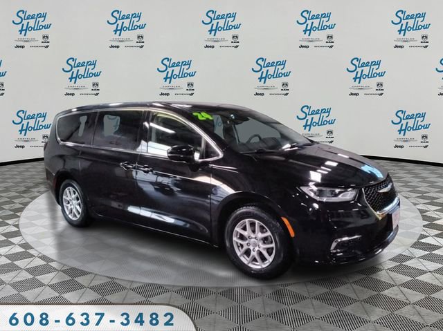 Used 2024 Chrysler Pacifica Touring-L image 3