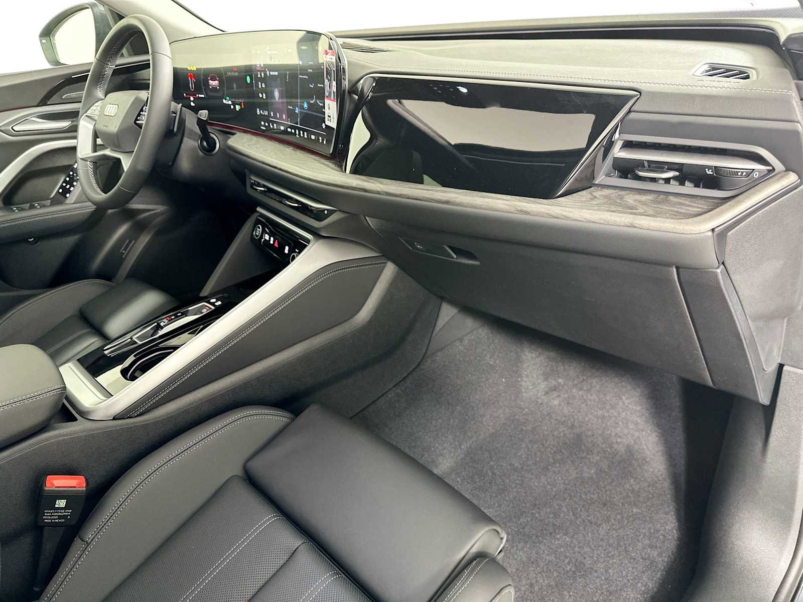 New 2025 Audi Q5 Premium Plus image 28