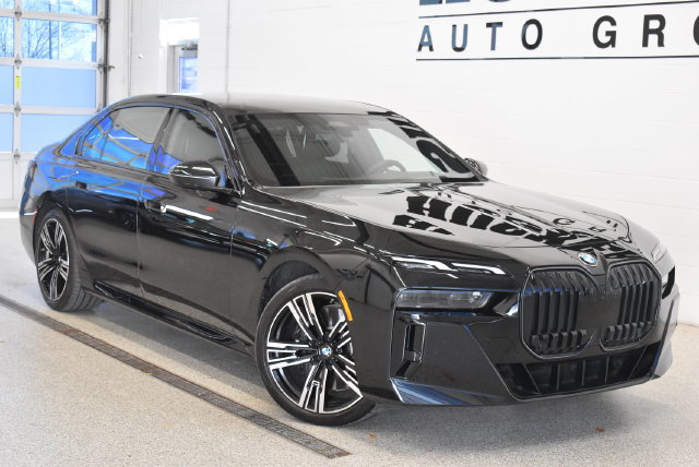 Used 2024 BMW 740i xDrive w/ Premium Package 2