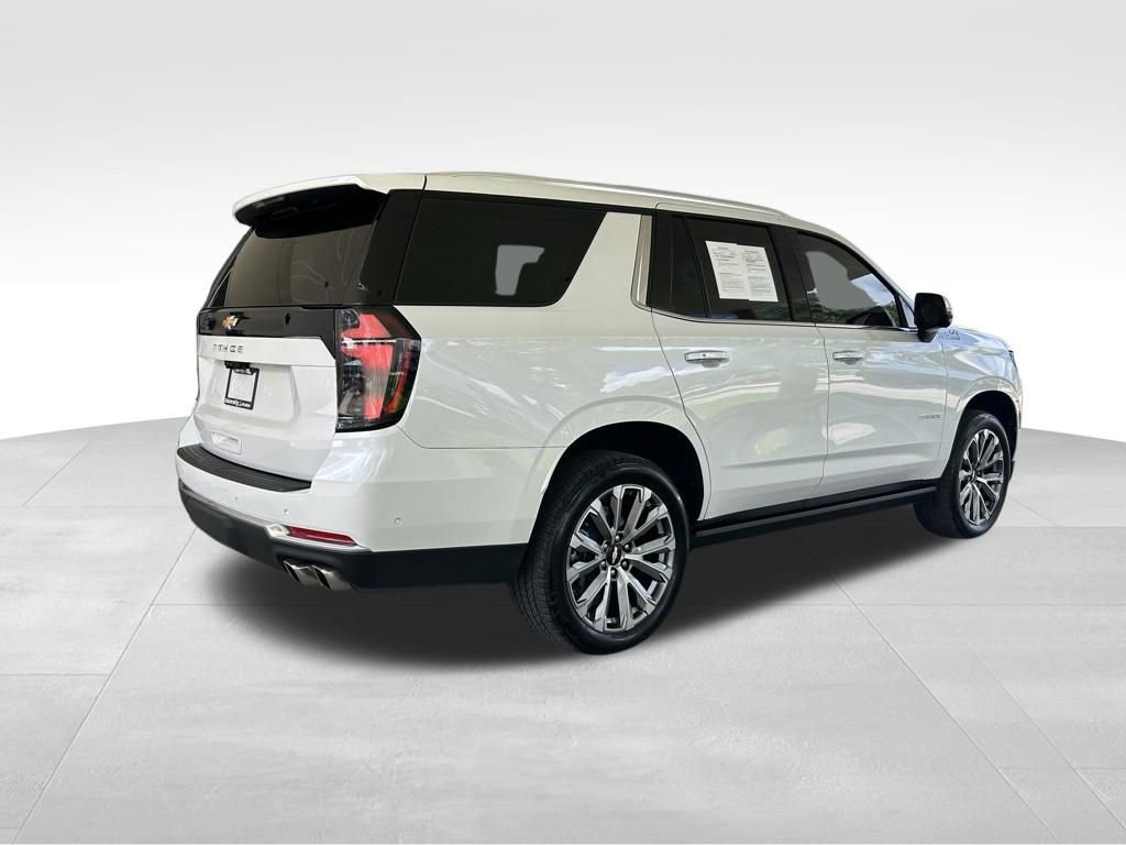 Used 2025 Chevrolet Tahoe High Country AWD/4WD image 3