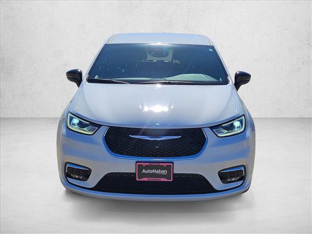 New 2025 Chrysler Pacifica Select image 2