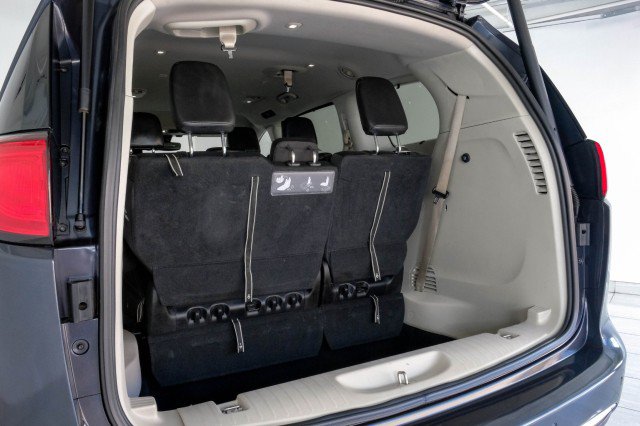 Used 2019 Chrysler Pacifica Touring-L FWD image 58