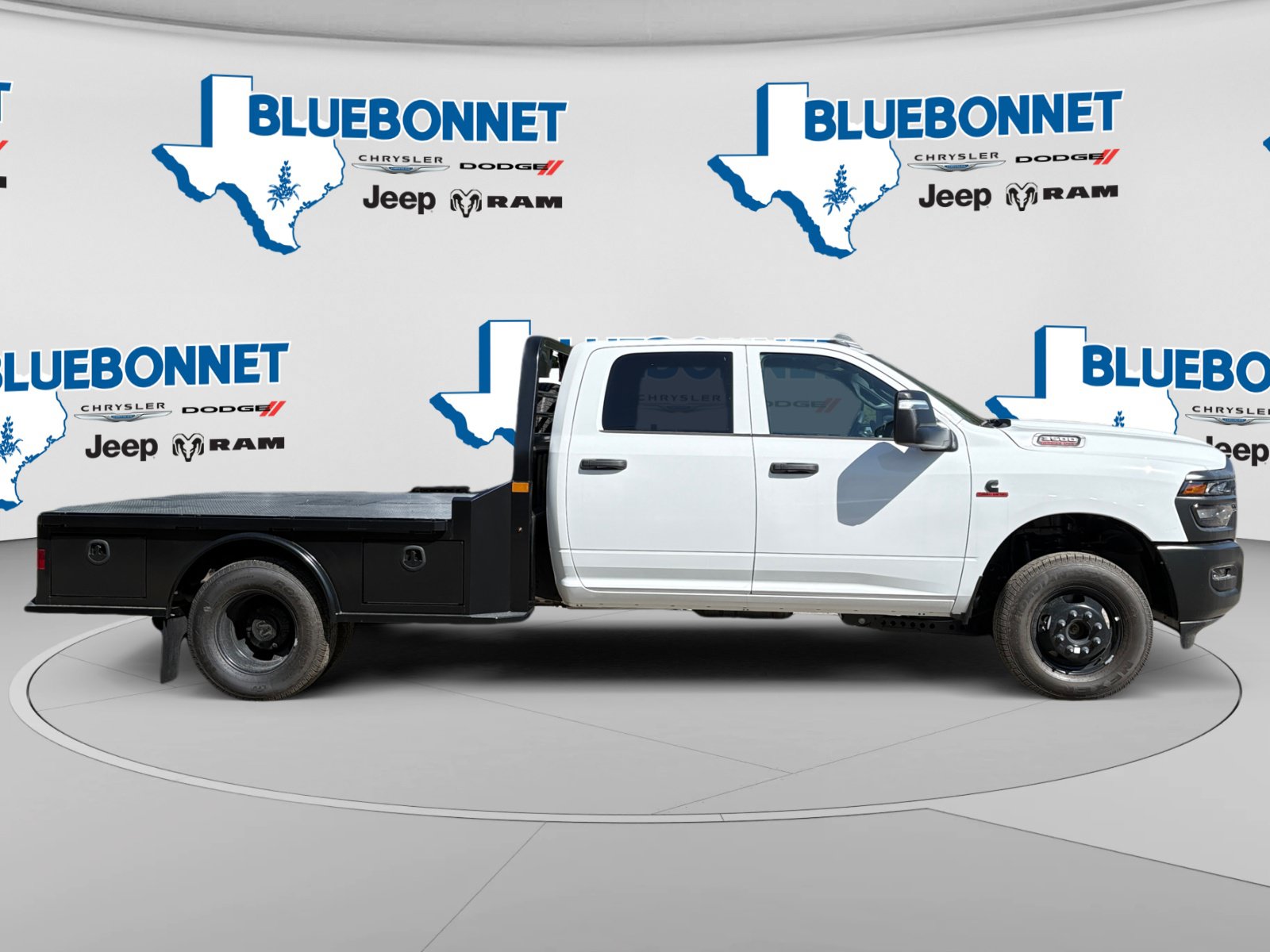 New 2026 RAM 3500 Tradesman AWD/4WD image 4