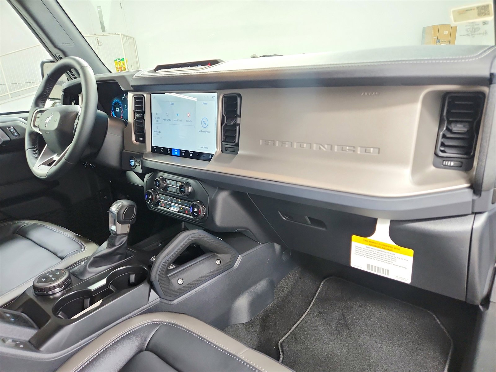 New 2025 Ford Bronco Outer Banks w/ Sasquatch Package image 39