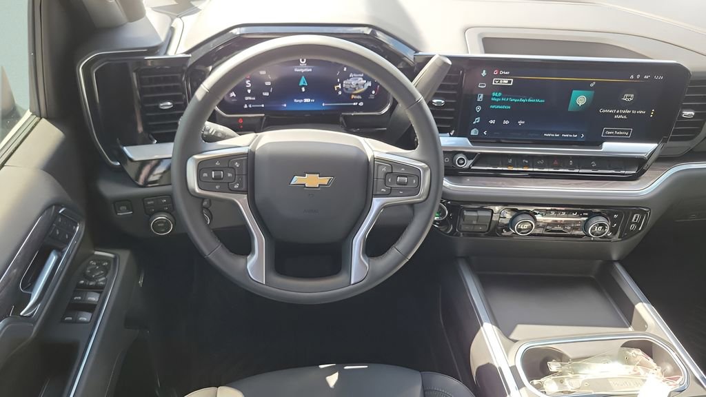 Used 2026 Chevrolet Silverado 2500 LTZ w/ LTZ Plus Package AWD/4WD image 21