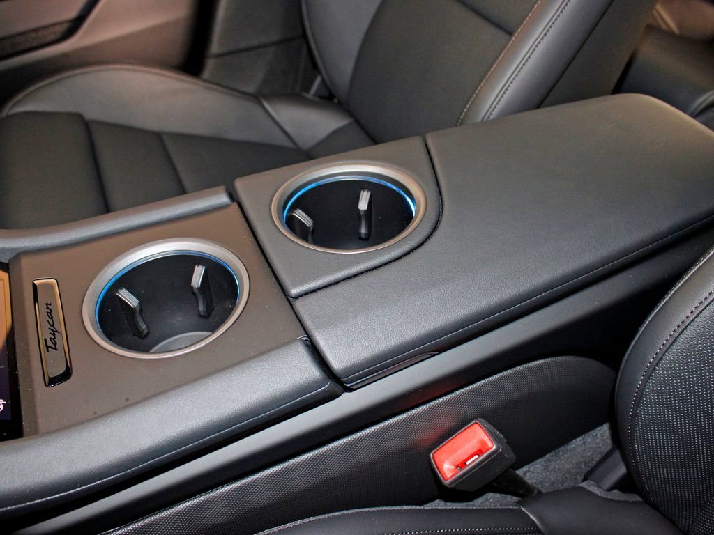 Certified 2026 Porsche Taycan AWD/4WD image 32