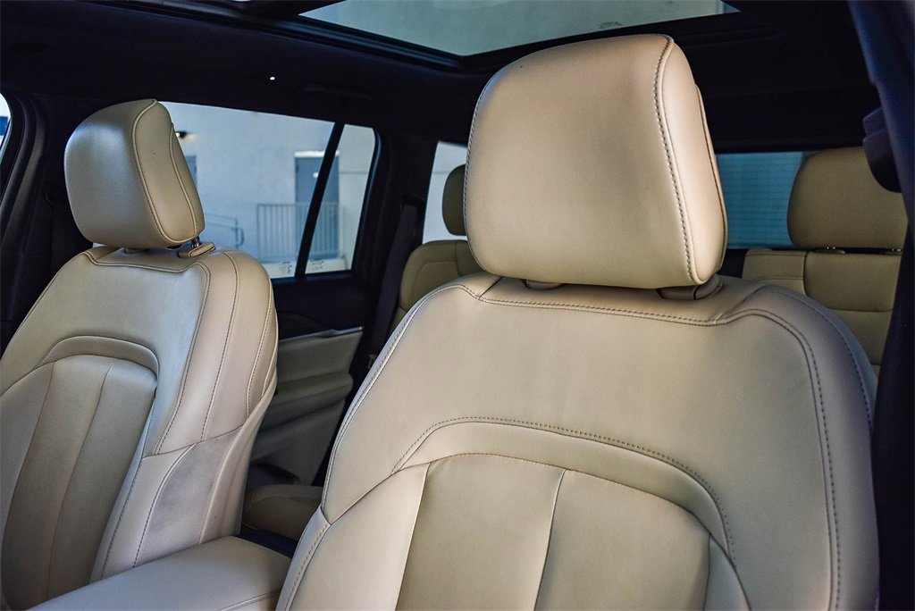 Used 2022 Jeep Grand Cherokee Limited 4xe image 24