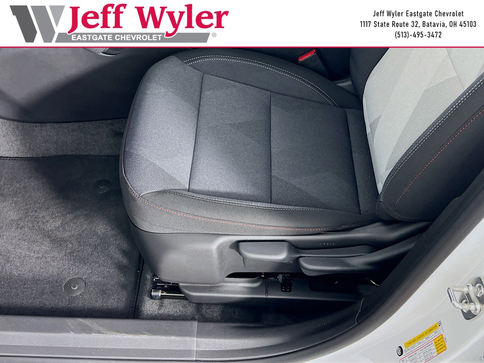 New 2026 Chevrolet Trax RS w/ Sunroof Package FWD image 4