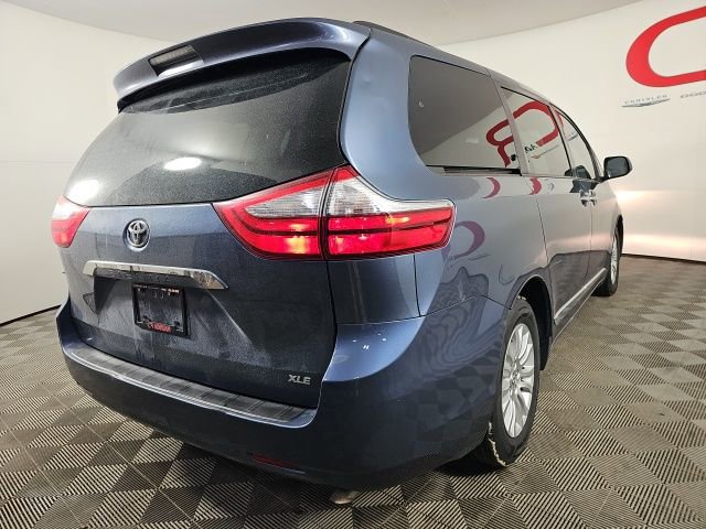 Used 2015 Toyota Sienna XLE image 7